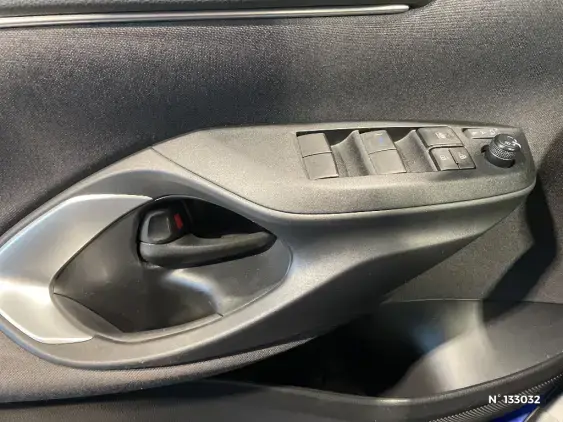 TOYOTA YARIS CROSS I - voiture d'occasion - Photo 36