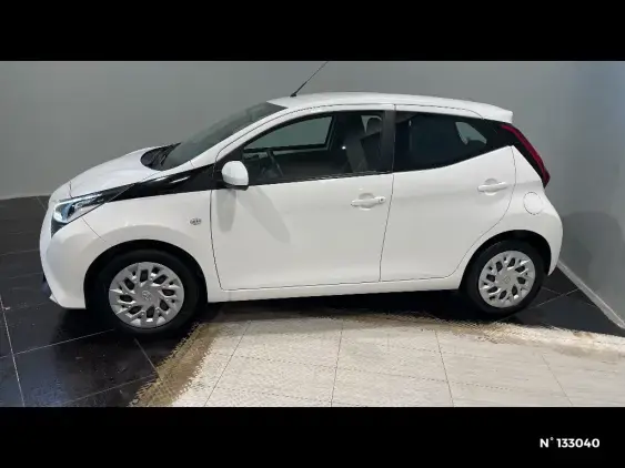 TOYOTA AYGO II - voiture d'occasion - Photo 2