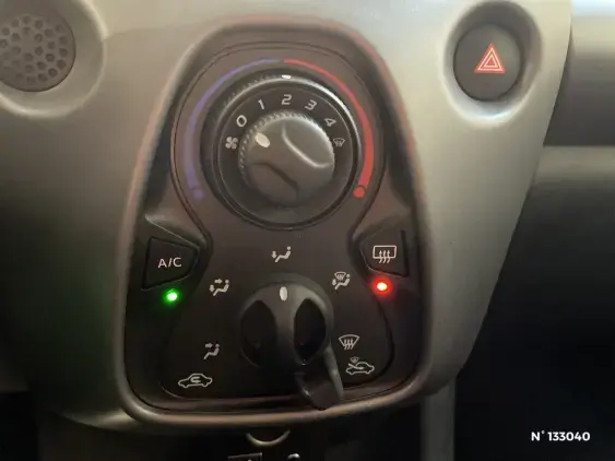 TOYOTA AYGO II - voiture d'occasion - Photo 37