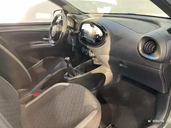 TOYOTA AYGO X - voiture d'occasion - Photo 10