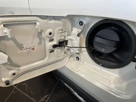 TOYOTA RAV4 V - voiture d'occasion - Photo 30