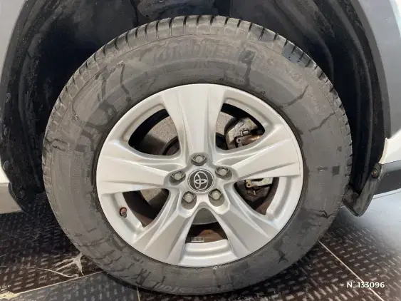 TOYOTA RAV4 V - voiture d'occasion - Photo 8