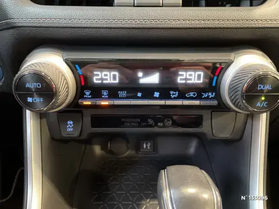 TOYOTA RAV4 V - voiture d'occasion - Photo 30