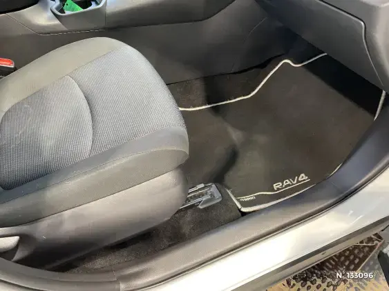 TOYOTA RAV4 V - voiture d'occasion - Photo 25