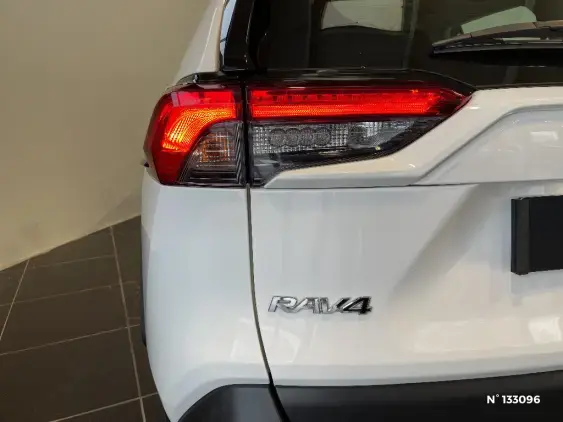 TOYOTA RAV4 V - voiture d'occasion - Photo 28