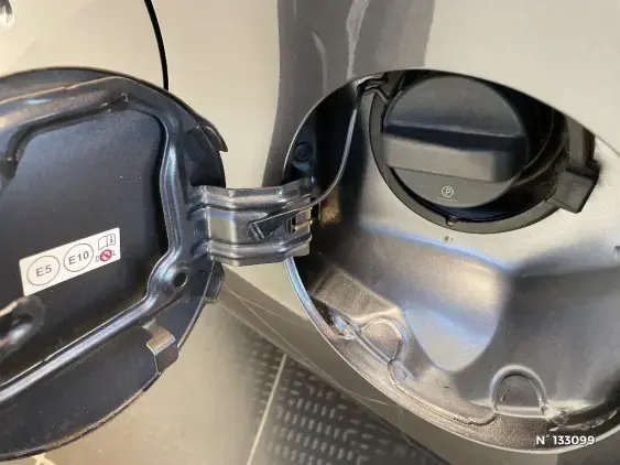 TOYOTA YARIS IV - voiture d'occasion - Photo 30