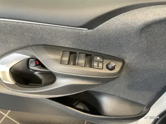 TOYOTA YARIS IV - voiture d'occasion - Photo 31