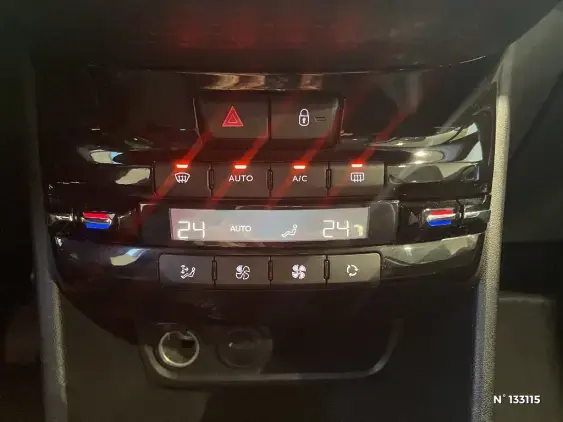 PEUGEOT 2008 - voiture d'occasion - Photo 31