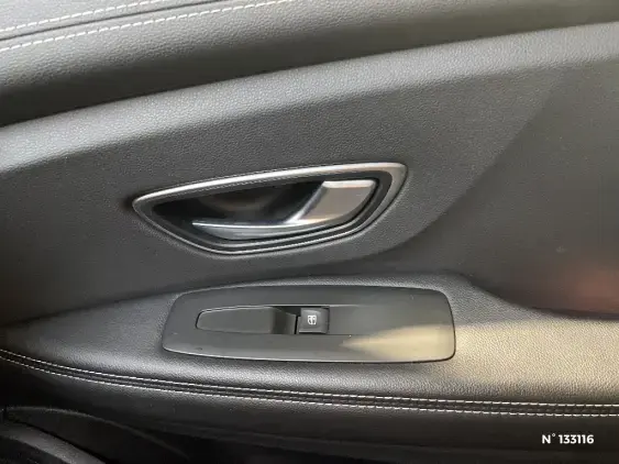 RENAULT SCENIC IV - voiture d'occasion - Photo 35