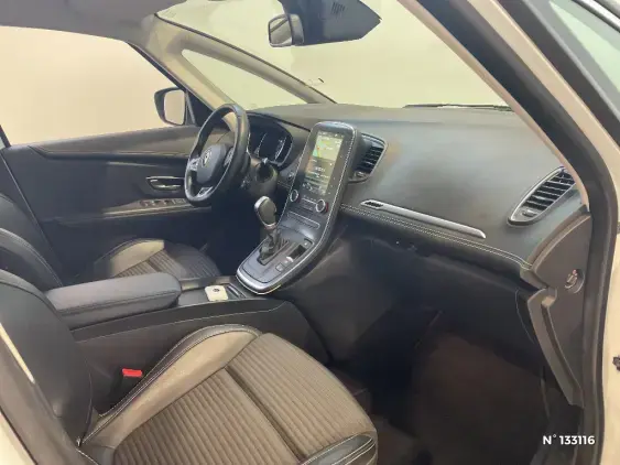 RENAULT SCENIC IV - voiture d'occasion - Photo 10