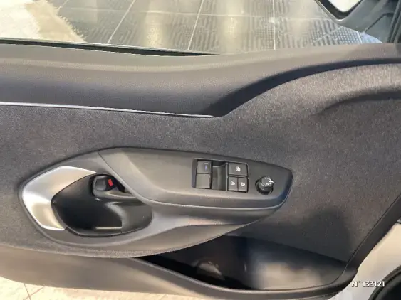 TOYOTA YARIS IV - voiture d'occasion - Photo 31