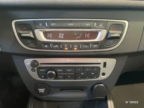 RENAULT MEGANE III - voiture d'occasion - Photo 30