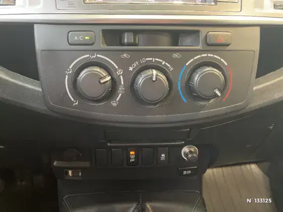 TOYOTA HILUX VII - voiture d'occasion - Photo 31