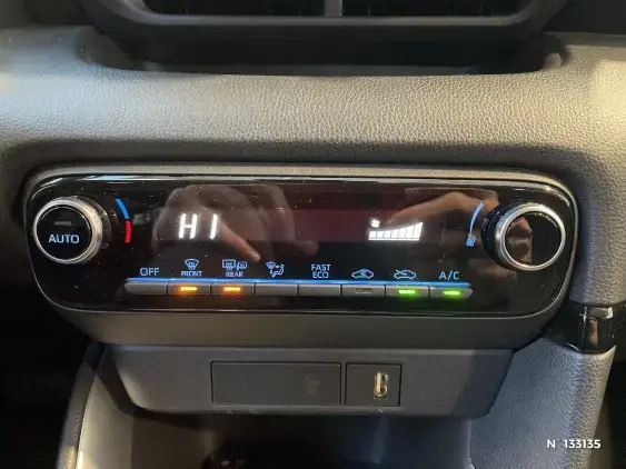 TOYOTA YARIS IV - voiture d'occasion - Photo 31