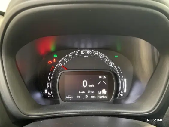 TOYOTA AYGO X - voiture d'occasion - Photo 12