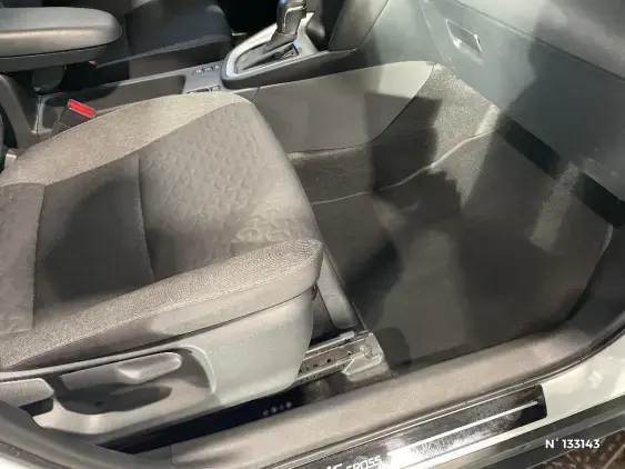 TOYOTA YARIS CROSS I - voiture d'occasion - Photo 26
