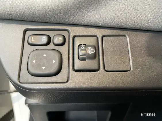 TOYOTA YARIS III - voiture d'occasion - Photo 15