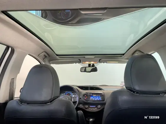 TOYOTA YARIS III - voiture d'occasion - Photo 31