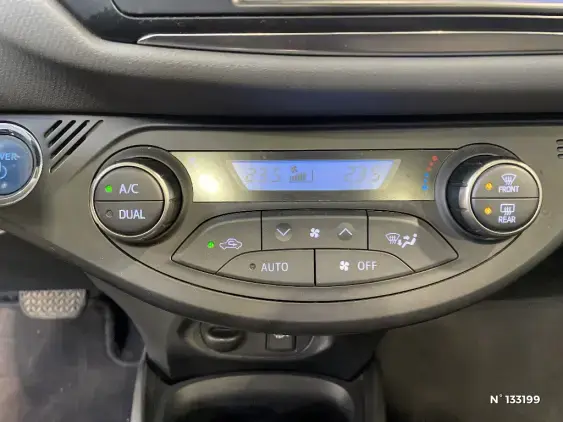 TOYOTA YARIS III - voiture d'occasion - Photo 32