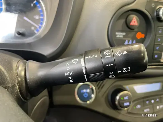 TOYOTA YARIS III - voiture d'occasion - Photo 38