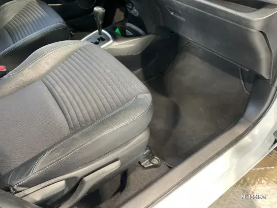 TOYOTA YARIS III - voiture d'occasion - Photo 26