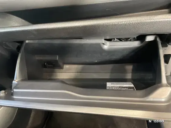 TOYOTA YARIS III - voiture d'occasion - Photo 27