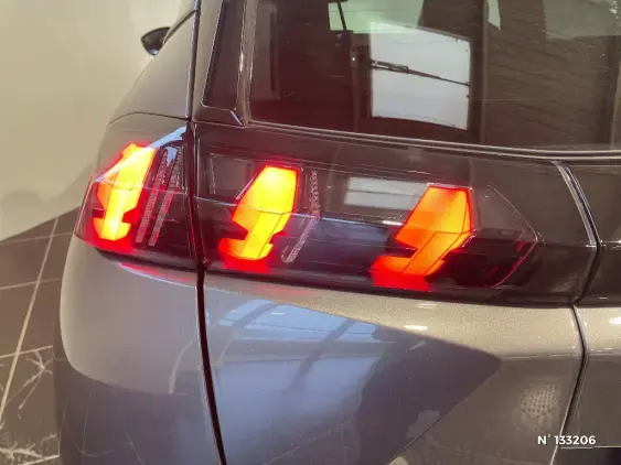 PEUGEOT 2008 II - voiture d'occasion - Photo 26