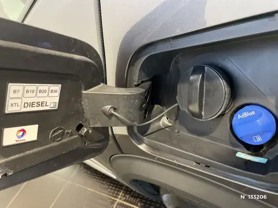 PEUGEOT 2008 II - voiture d'occasion - Photo 29