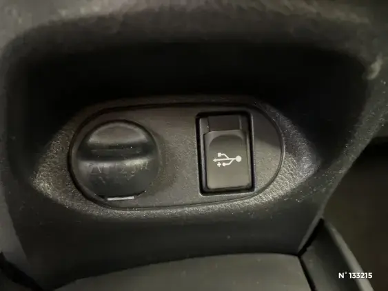 TOYOTA YARIS III - voiture d'occasion - Photo 39