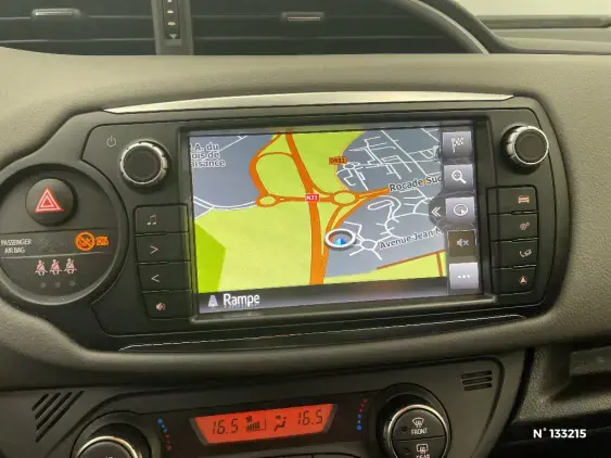 TOYOTA YARIS III - voiture d'occasion - Photo 40