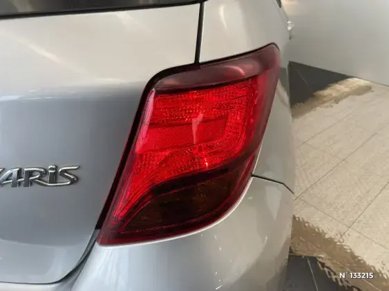 TOYOTA YARIS III - voiture d'occasion - Photo 26