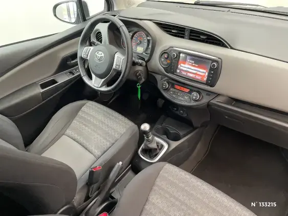 TOYOTA YARIS III - voiture d'occasion - Photo 10