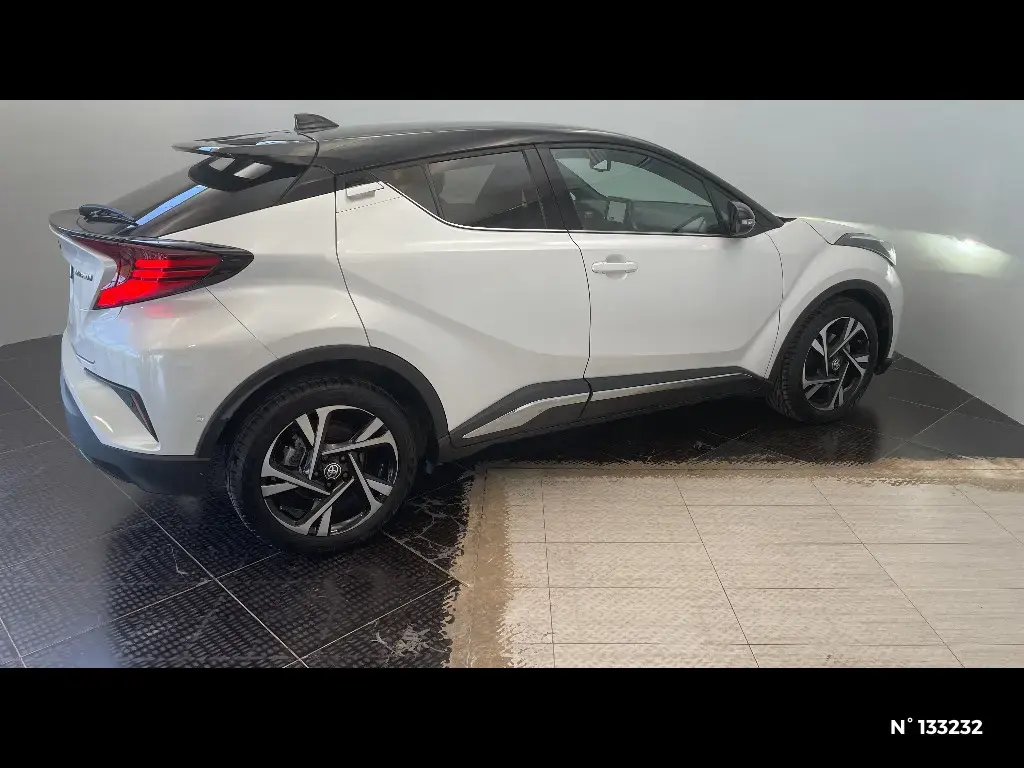 TOYOTA C-HR - Miniature 3