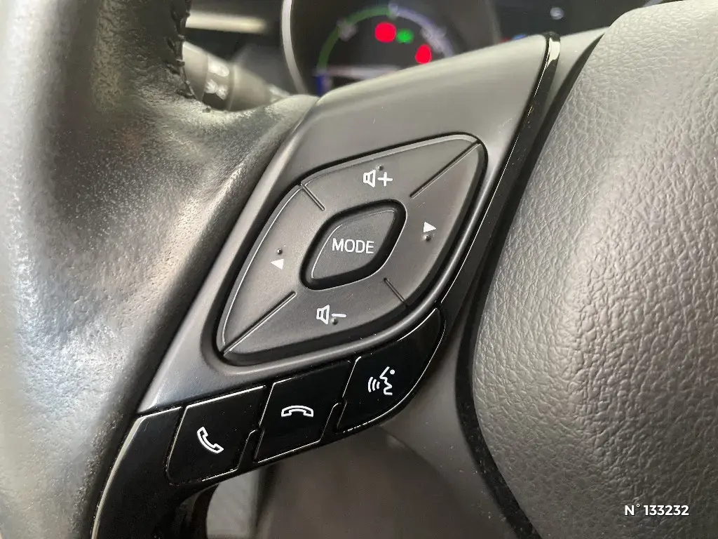 TOYOTA C-HR - Miniature 18