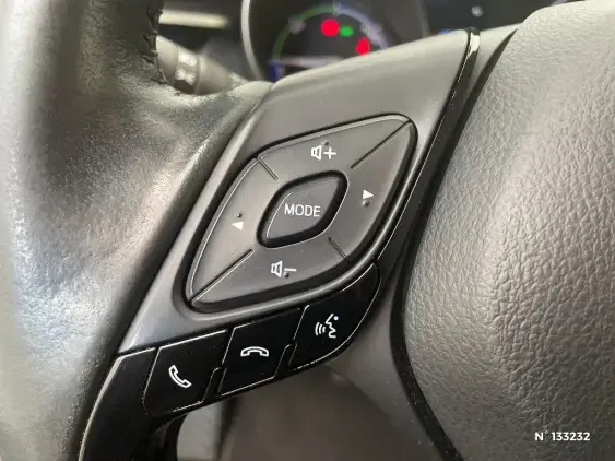 TOYOTA C-HR - voiture d'occasion - Photo 37