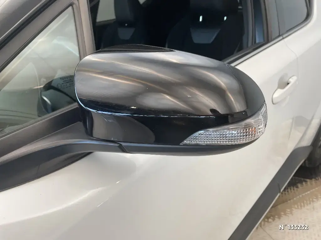 TOYOTA C-HR - Miniature 23
