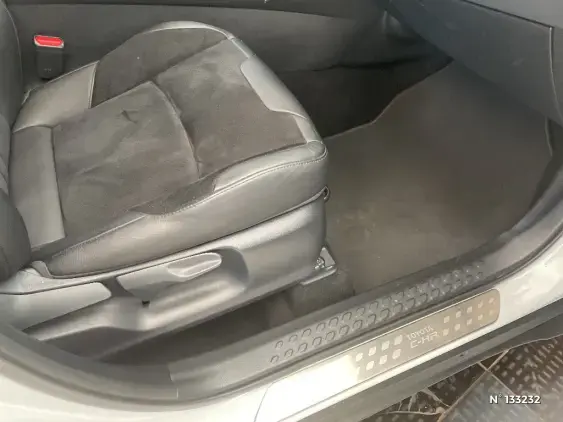 TOYOTA C-HR - voiture d'occasion - Photo 26