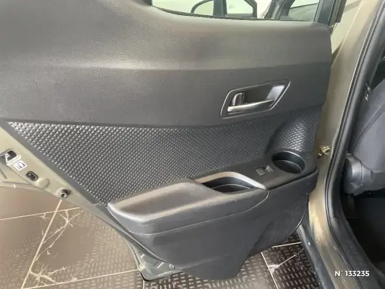 TOYOTA C-HR - voiture d'occasion - Photo 28