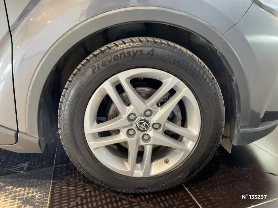 TOYOTA C-HR - voiture d'occasion - Photo 8