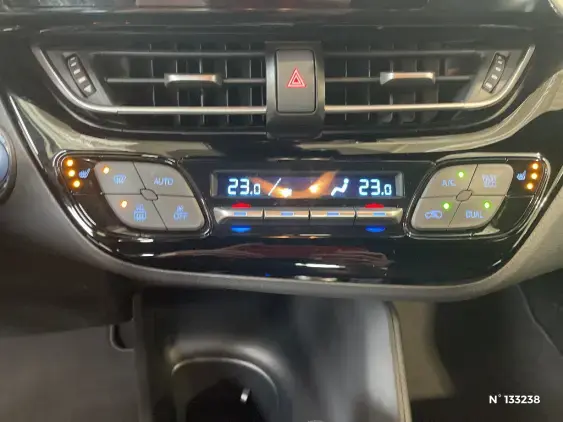 TOYOTA C-HR - voiture d'occasion - Photo 31