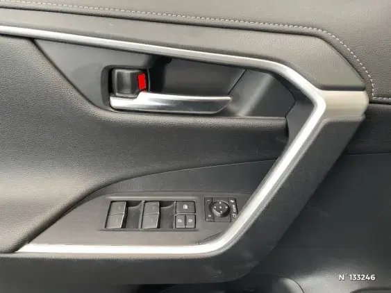 TOYOTA RAV4 V - voiture d'occasion - Photo 35