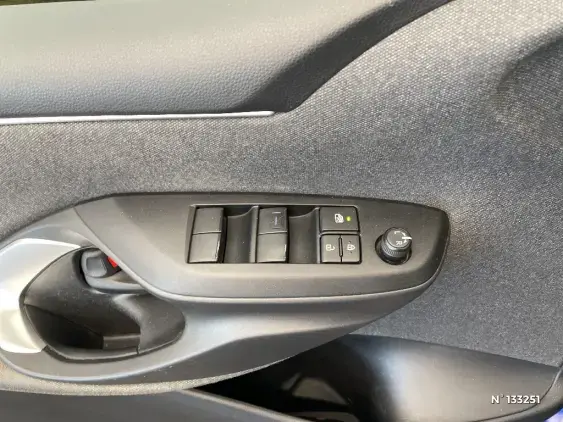 TOYOTA YARIS IV - voiture d'occasion - Photo 31
