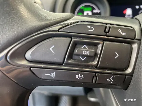 TOYOTA YARIS IV - voiture d'occasion - Photo 32