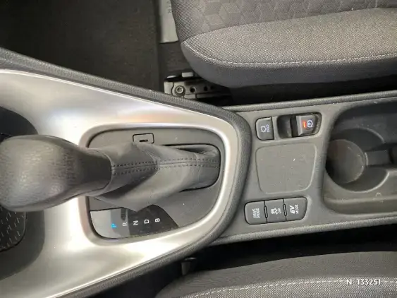 TOYOTA YARIS IV - voiture d'occasion - Photo 36