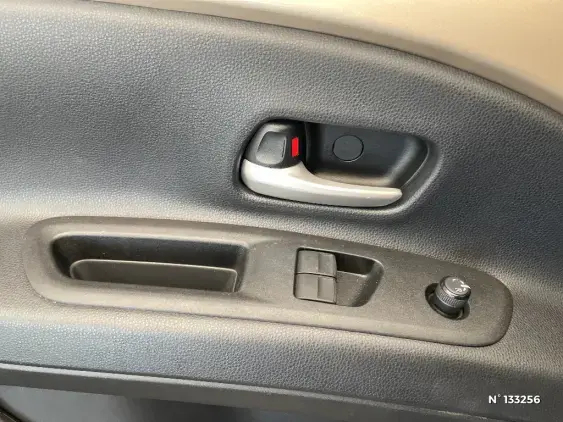 TOYOTA AYGO X - voiture d'occasion - Photo 34