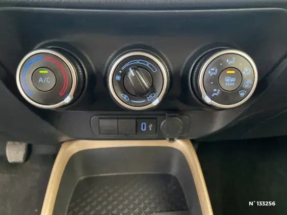 TOYOTA AYGO X - voiture d'occasion - Photo 39