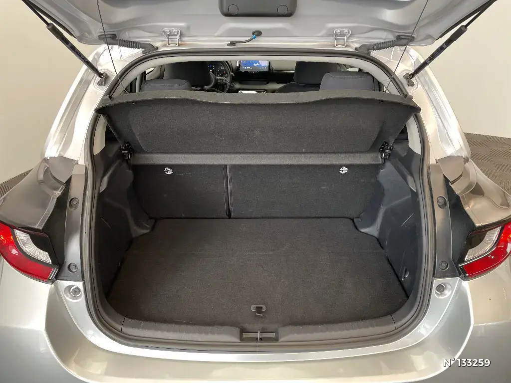 TOYOTA YARIS IV - Miniature 10