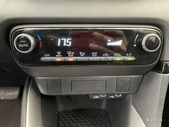TOYOTA YARIS IV - voiture d'occasion - Photo 31