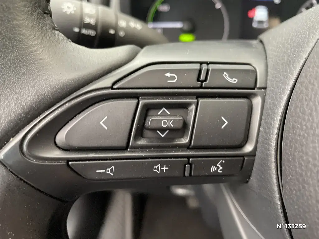 TOYOTA YARIS IV - Miniature 19