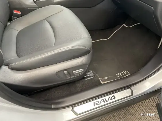 TOYOTA RAV4 V - voiture d'occasion - Photo 26